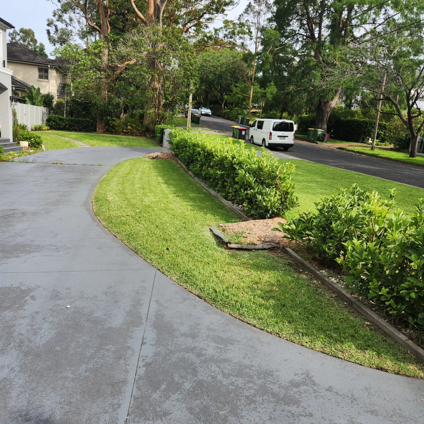 Lawn Mowing & Edging